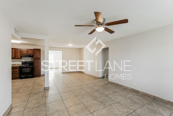 2725 W Marshall Ave - Photo 3 of 15