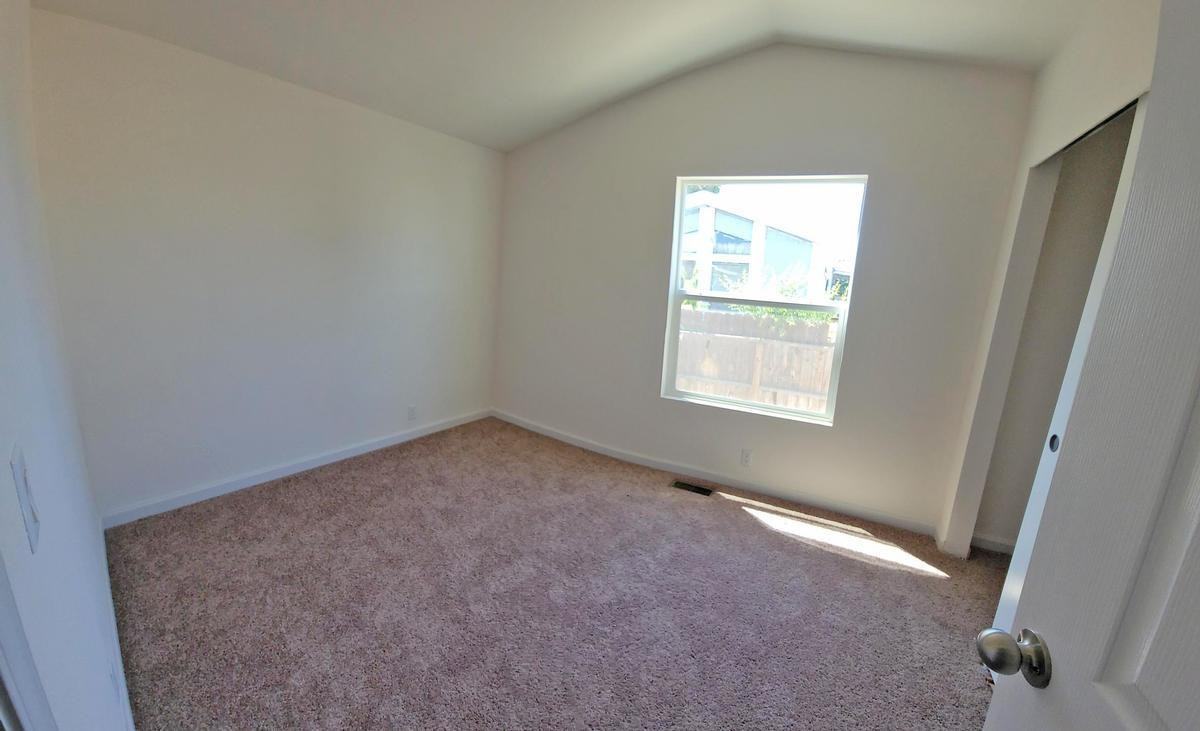 1330 Hanna St - Photo 3 of 10