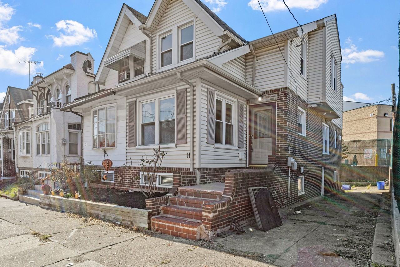 11 Bellevue Ter #1 - Photo 2 of 21