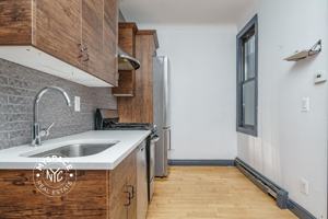 featured image of 750 Onderdonk Ave #2B