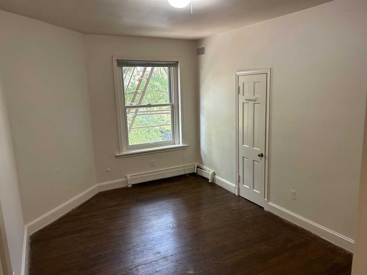 16 5th St Se #201 - Photo 2 of 14