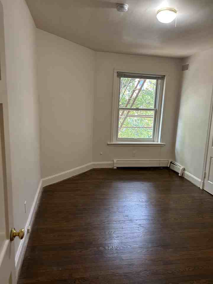 16 5th St Se #201 - Photo 3 of 14