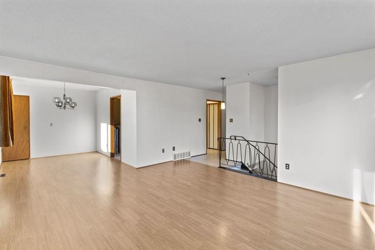 9320 151 Ave Nw - Photo 3 of 30