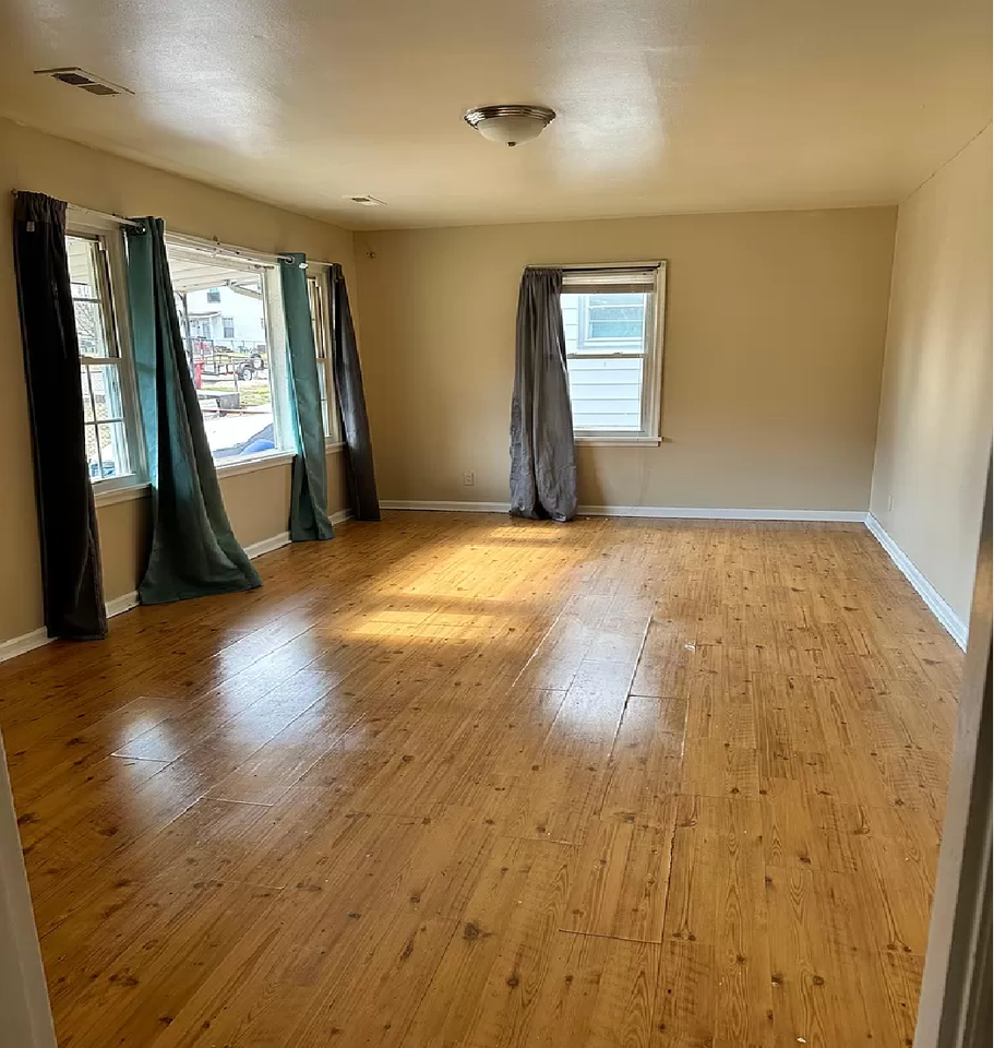 827 Mckenzie St - Photo 2 of 7