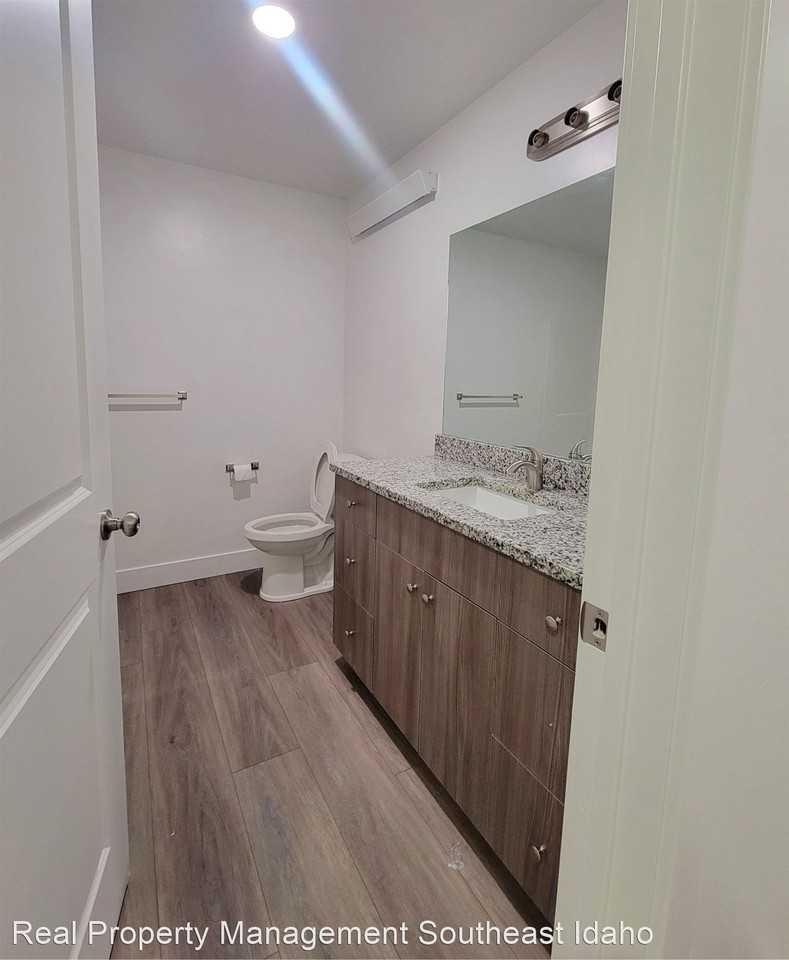 3612 E Gample Ave - Photo 3 of 10