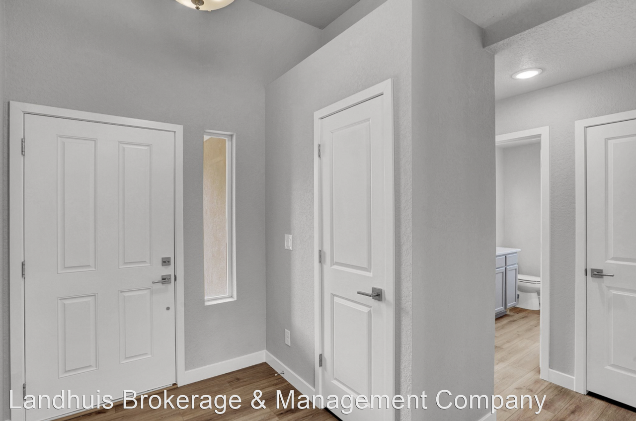 841 E Maybell Dr - Photo 3 of 18