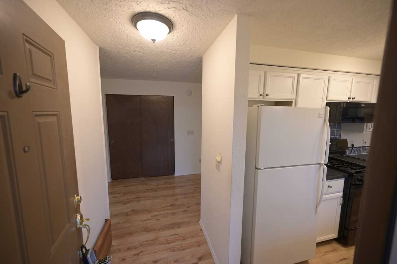 800 N Abbey Ct - Photo 2 of 19