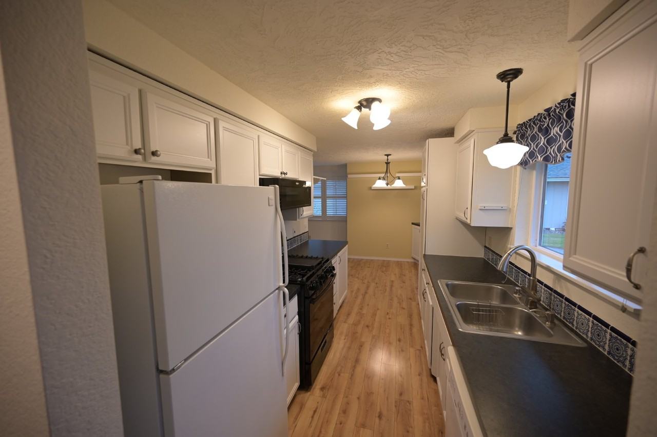 800 N Abbey Ct - Photo 3 of 19