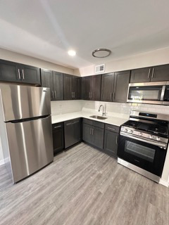 1050 Tyson Ave #3 - Photo 2 of 10