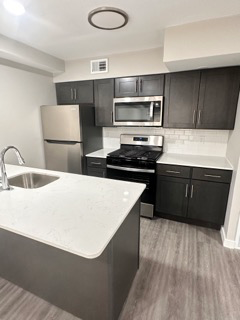 1050 Tyson Ave #3 - Photo 3 of 10