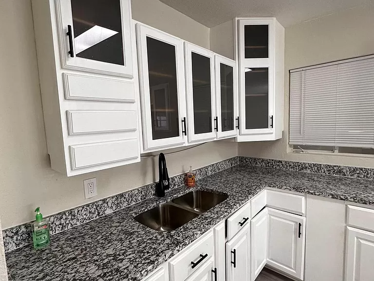 8100 Sandland Dr - Photo 2 of 27