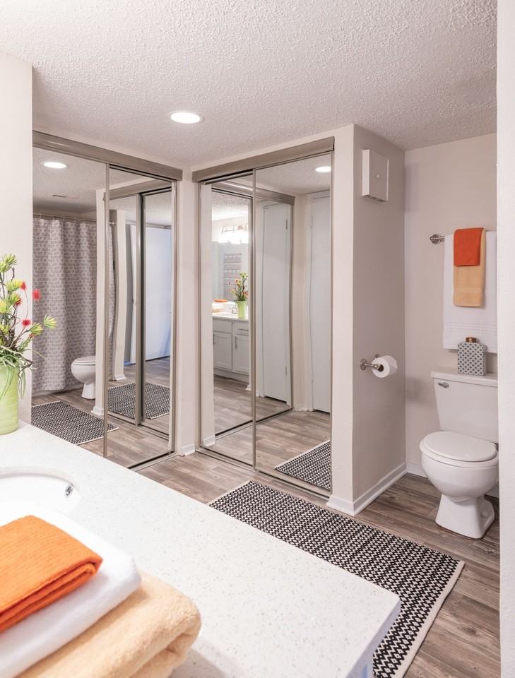 Bandera Ranch Apartments - Photo 6 of 17