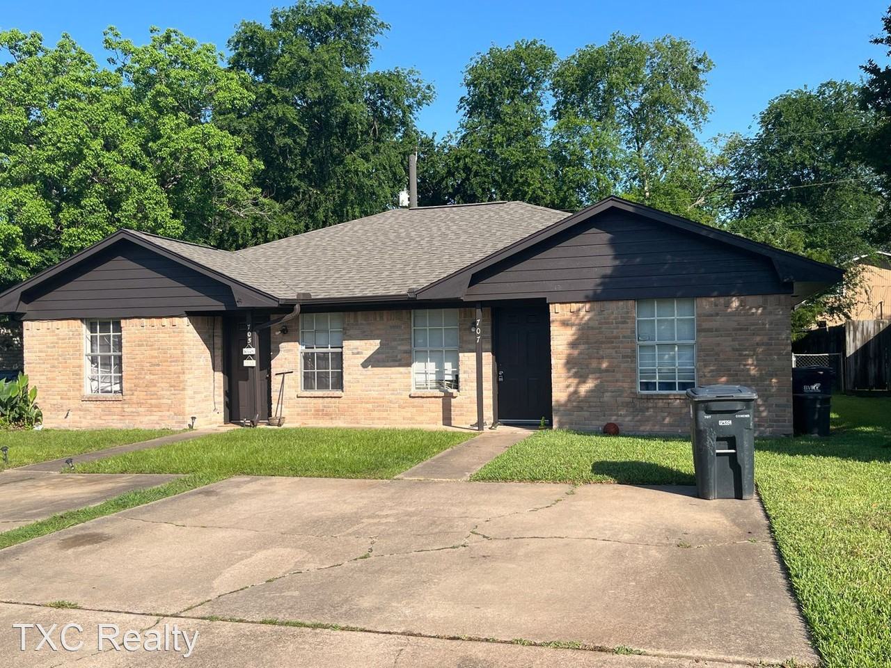 2 BEDROOM DUPLEX WALKING DISTANCE TO GABBARD PARK Apartments 705 705/