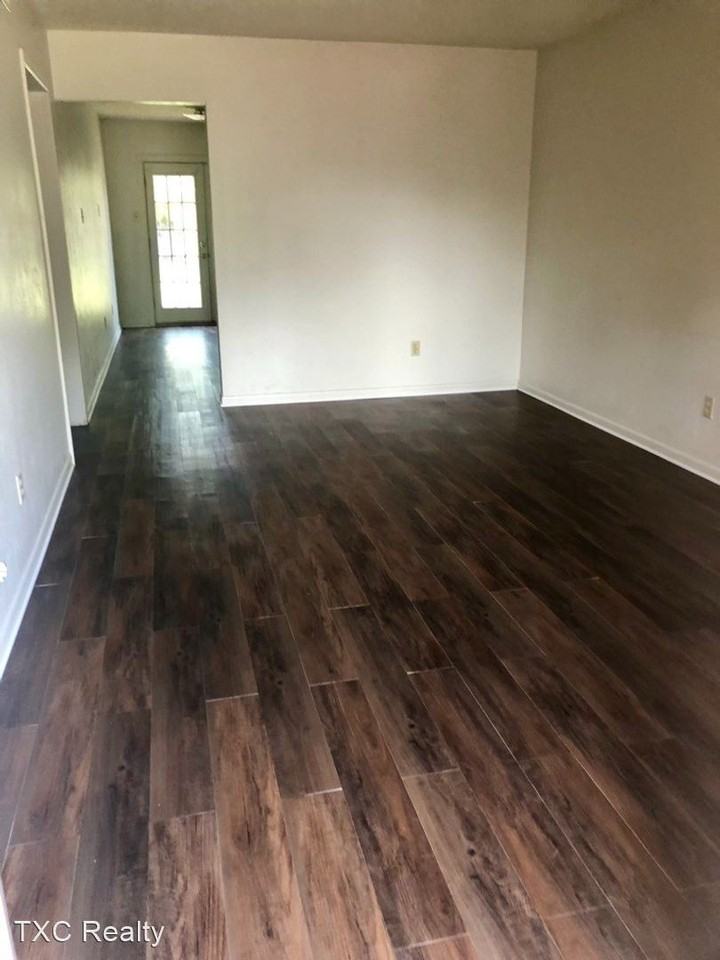 2 BEDROOM DUPLEX WALKING DISTANCE TO GABBARD PARK - Photo 2 of 12