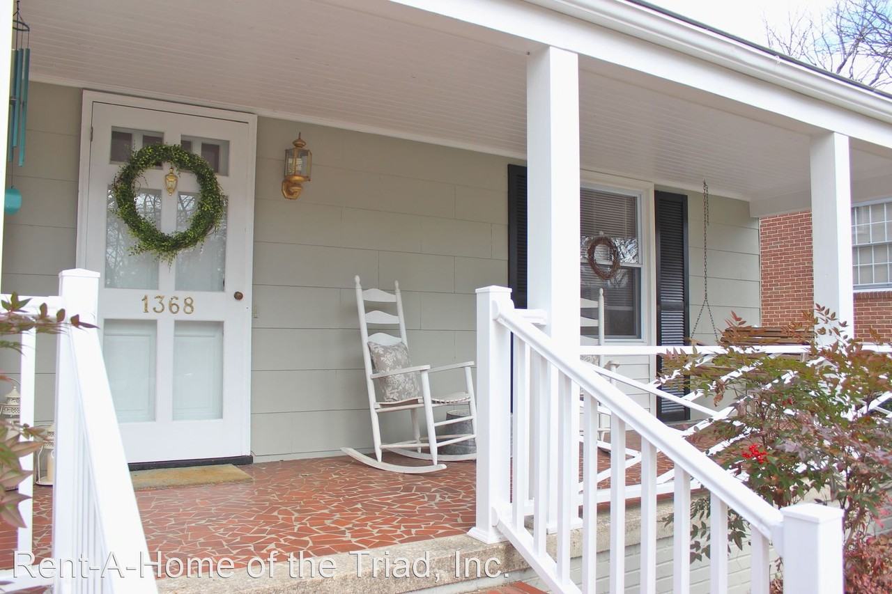 1368 Seminole Dr - Photo 2 of 14