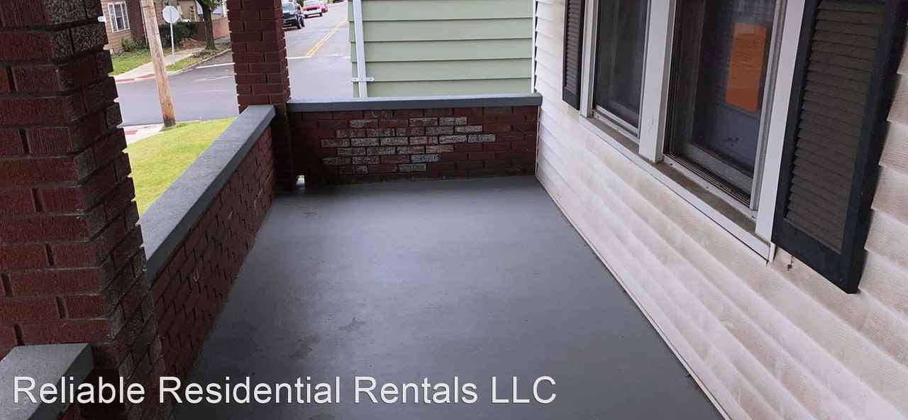 703 N D St - Photo 3 of 41