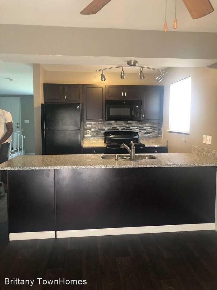 Brittany Town Place - Photo 3 of 5