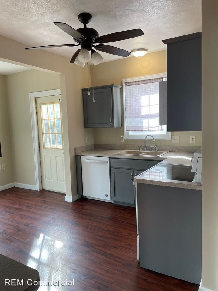 336 Linwood Ave Nw - Photo 3 of 14