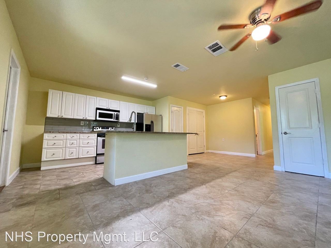 3/2 Duplex Country Living - Photo 2 of 16