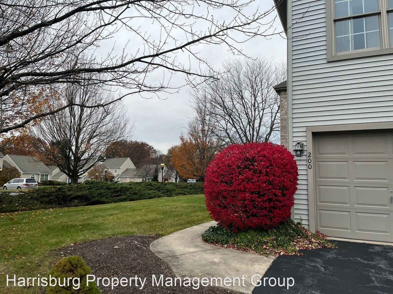 200 Crescent Dr - Photo 2 of 14