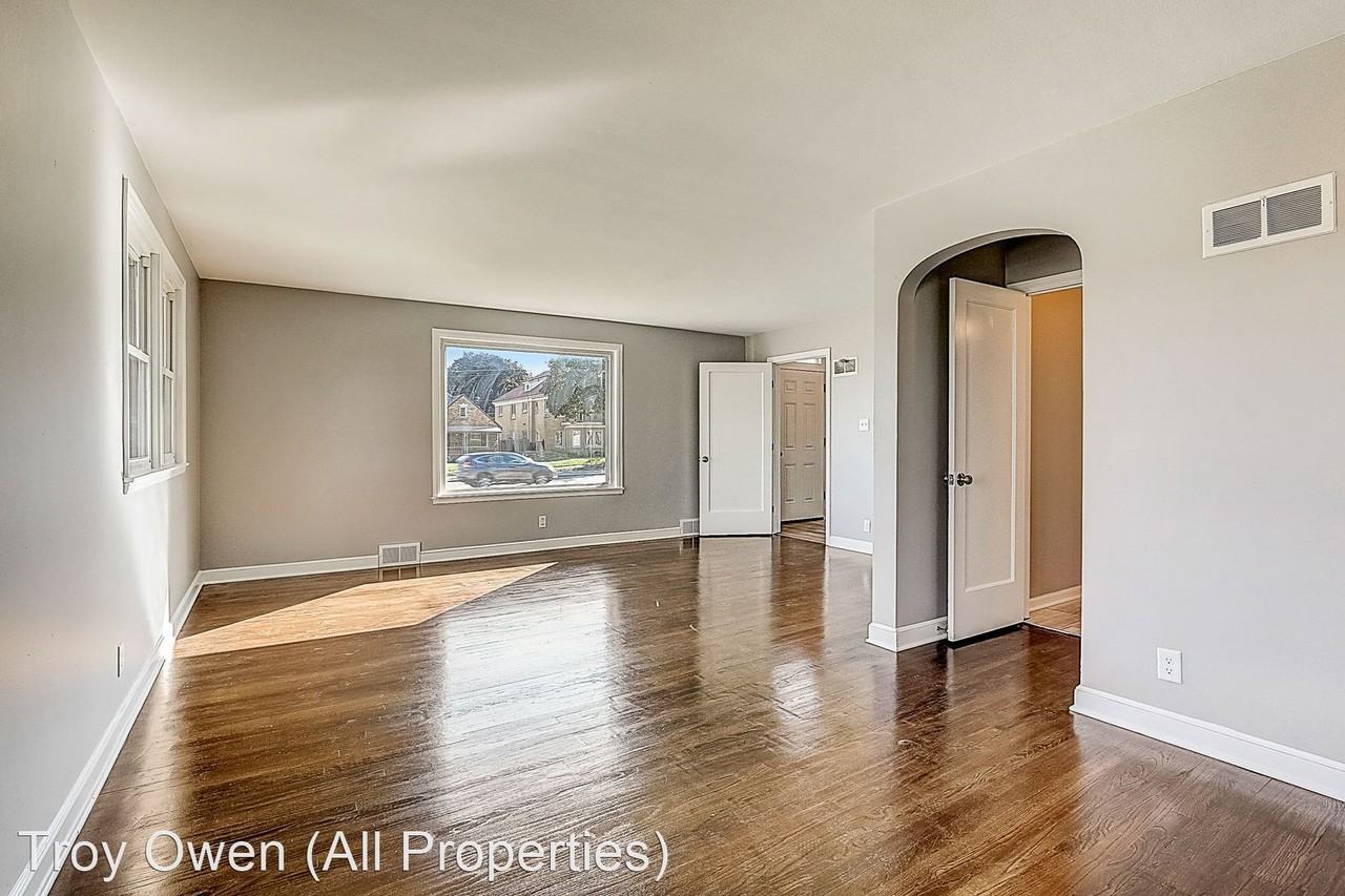 3139 S 35th St - Photo 2 of 26
