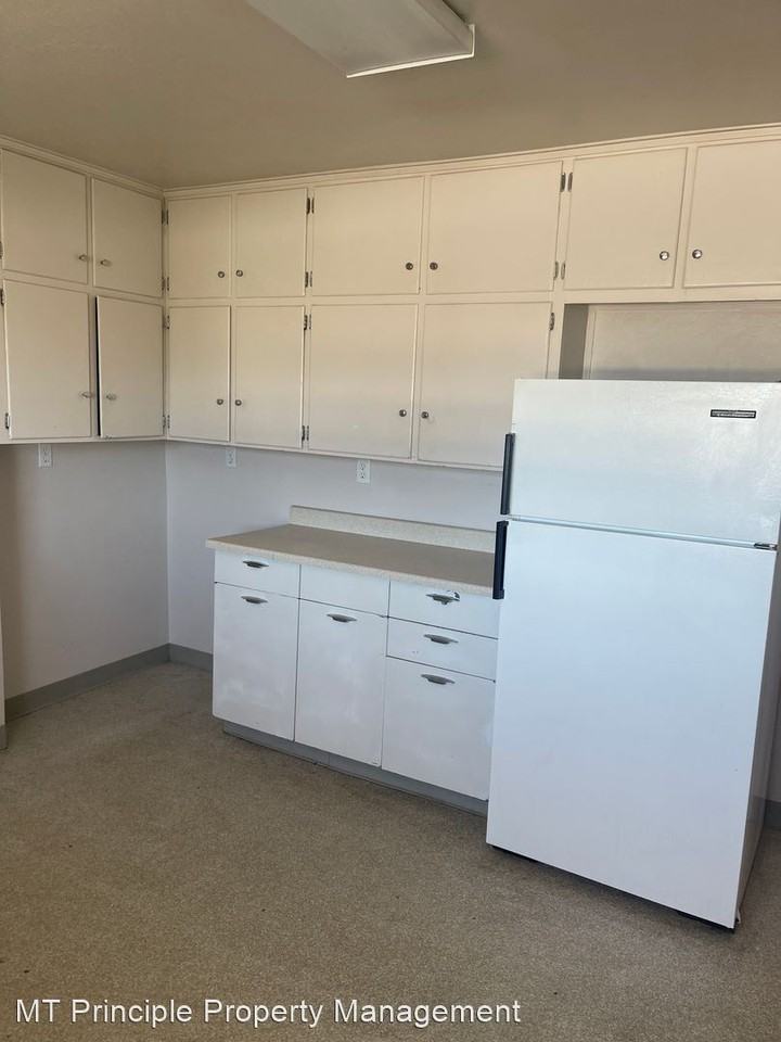 628630 1/2 W. Granite Apartments in Butte, ButteSilver Bow, MT 59701