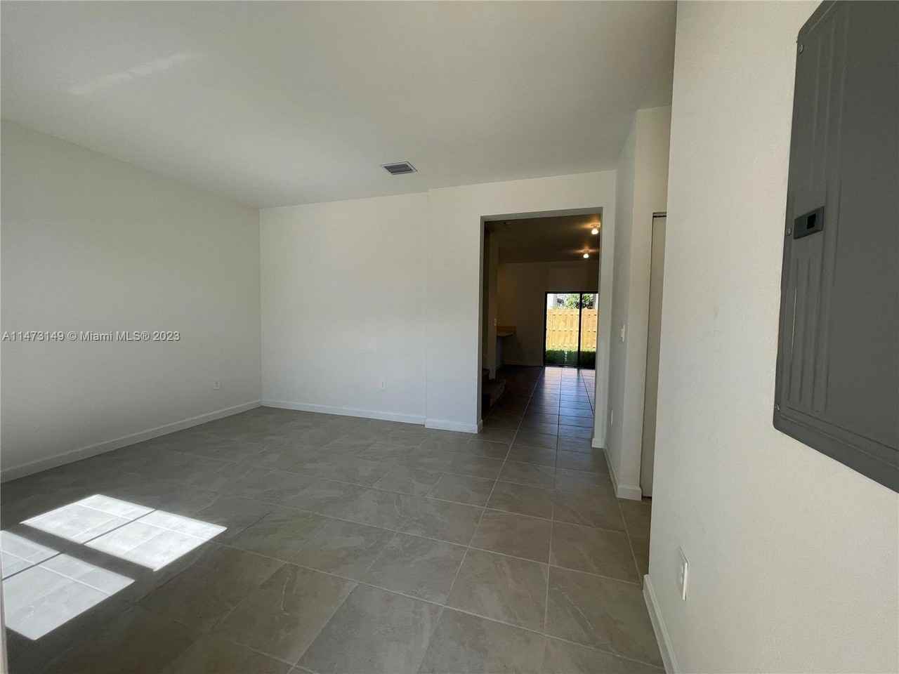11745 Sw 245th Ter - Photo 3 of 8