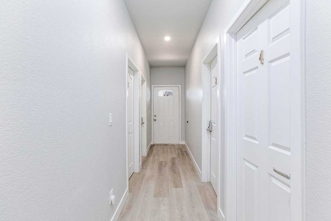 Ridgedale Ave - Photo 7 of 24