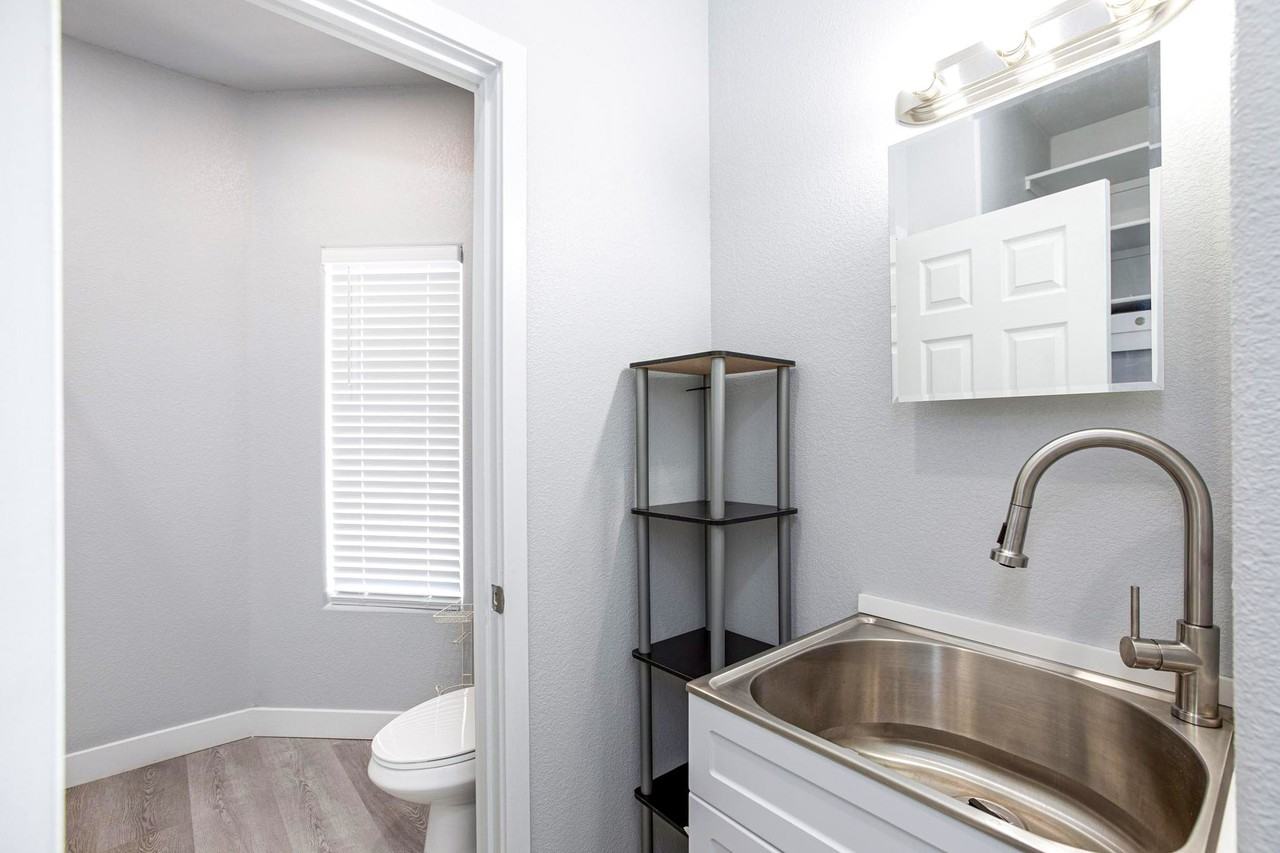 Ridgedale Ave - Photo 5 of 24