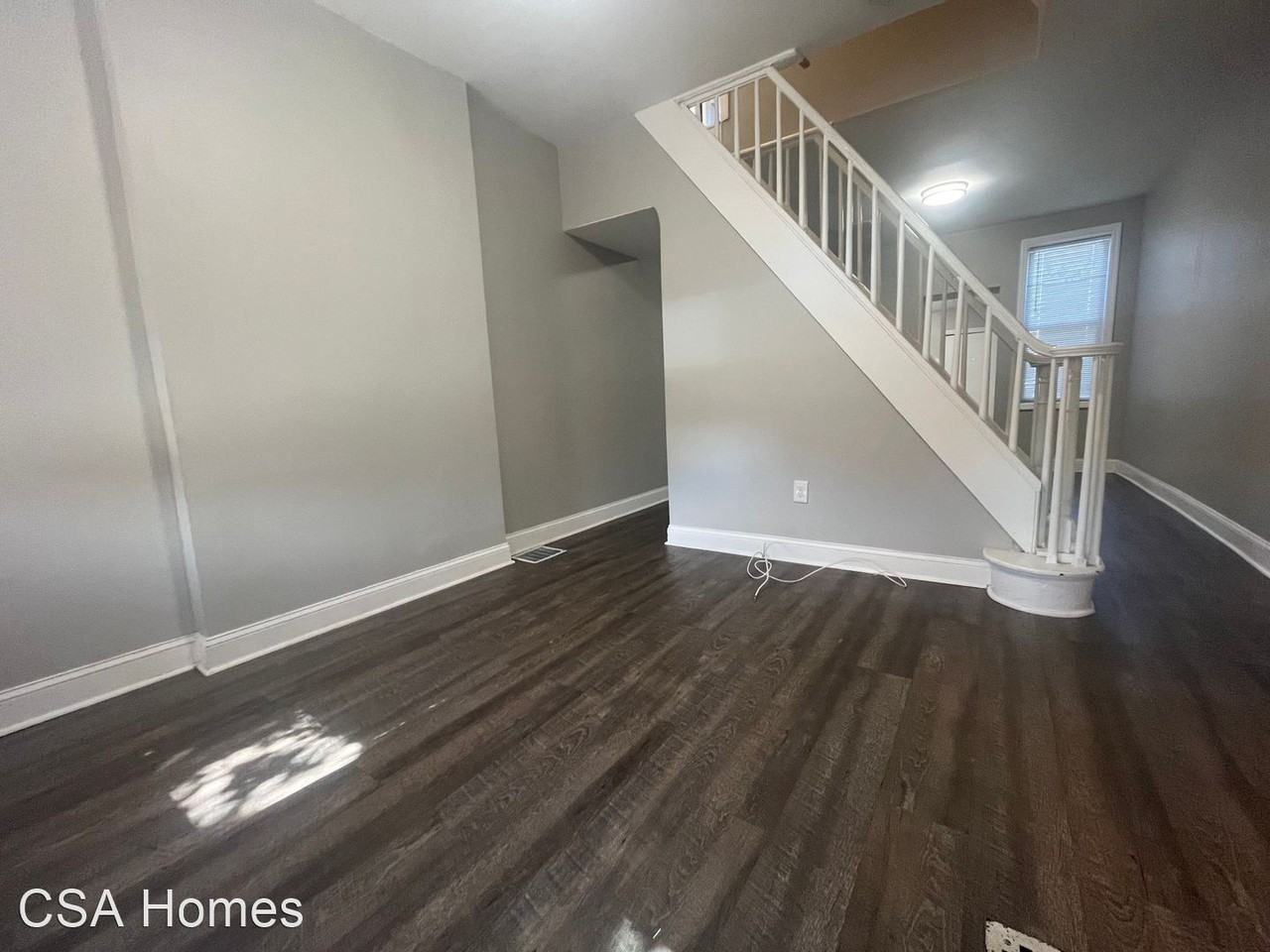 335 Royden St - Photo 3 of 14
