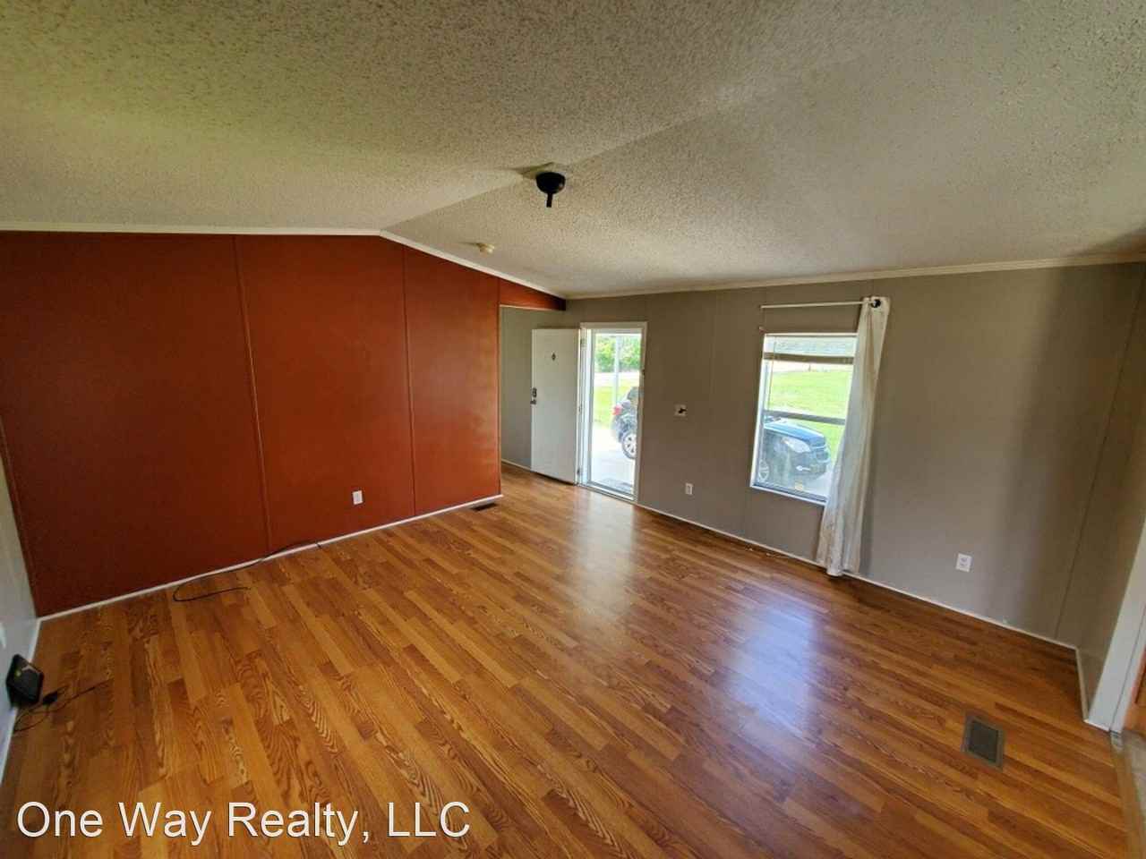 332 Grogan Ln - Photo 3 of 15