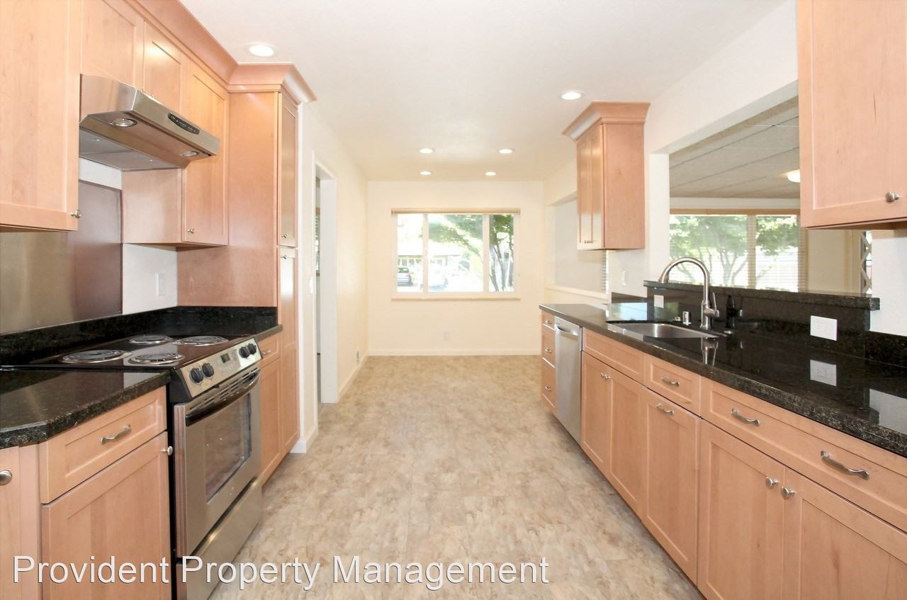 3245 Riddle Rd - Photo 2 of 17