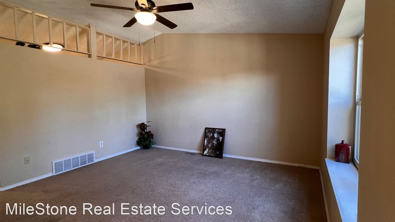 7120 Churchwood Cir - Photo 3 of 20