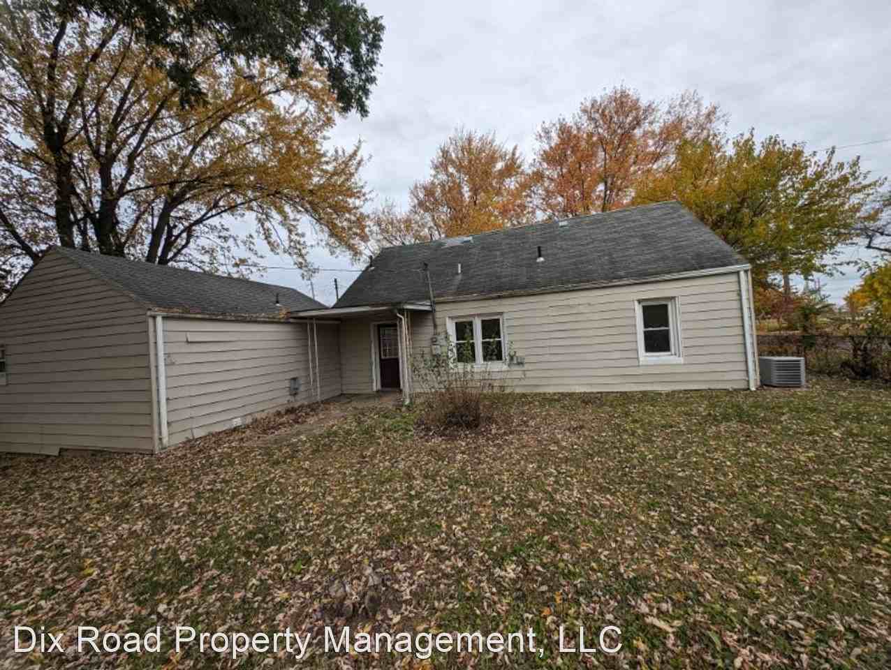1047 Lexington Ave - Photo 2 of 31