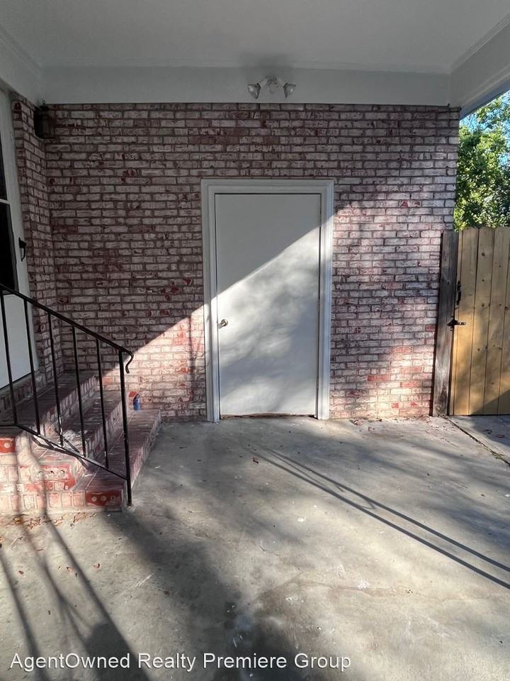 546 Hansford Dr - Photo 2 of 18