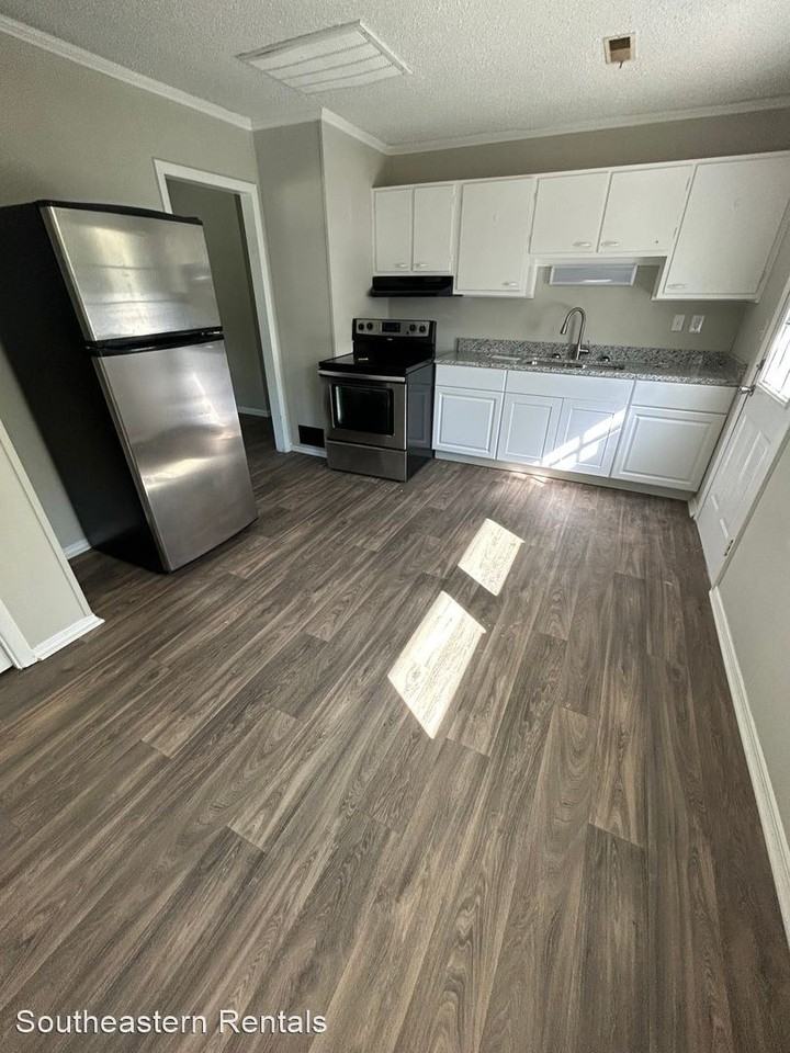 1016 W Sherwood Dr - Photo 3 of 9