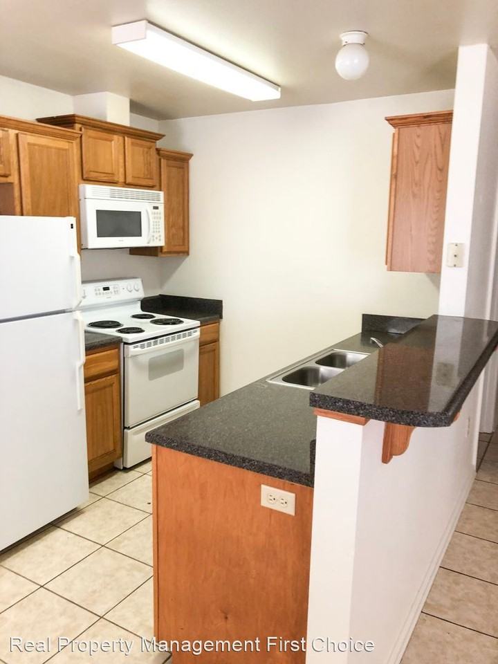 1439B Brazil Ave - Photo 2 of 10