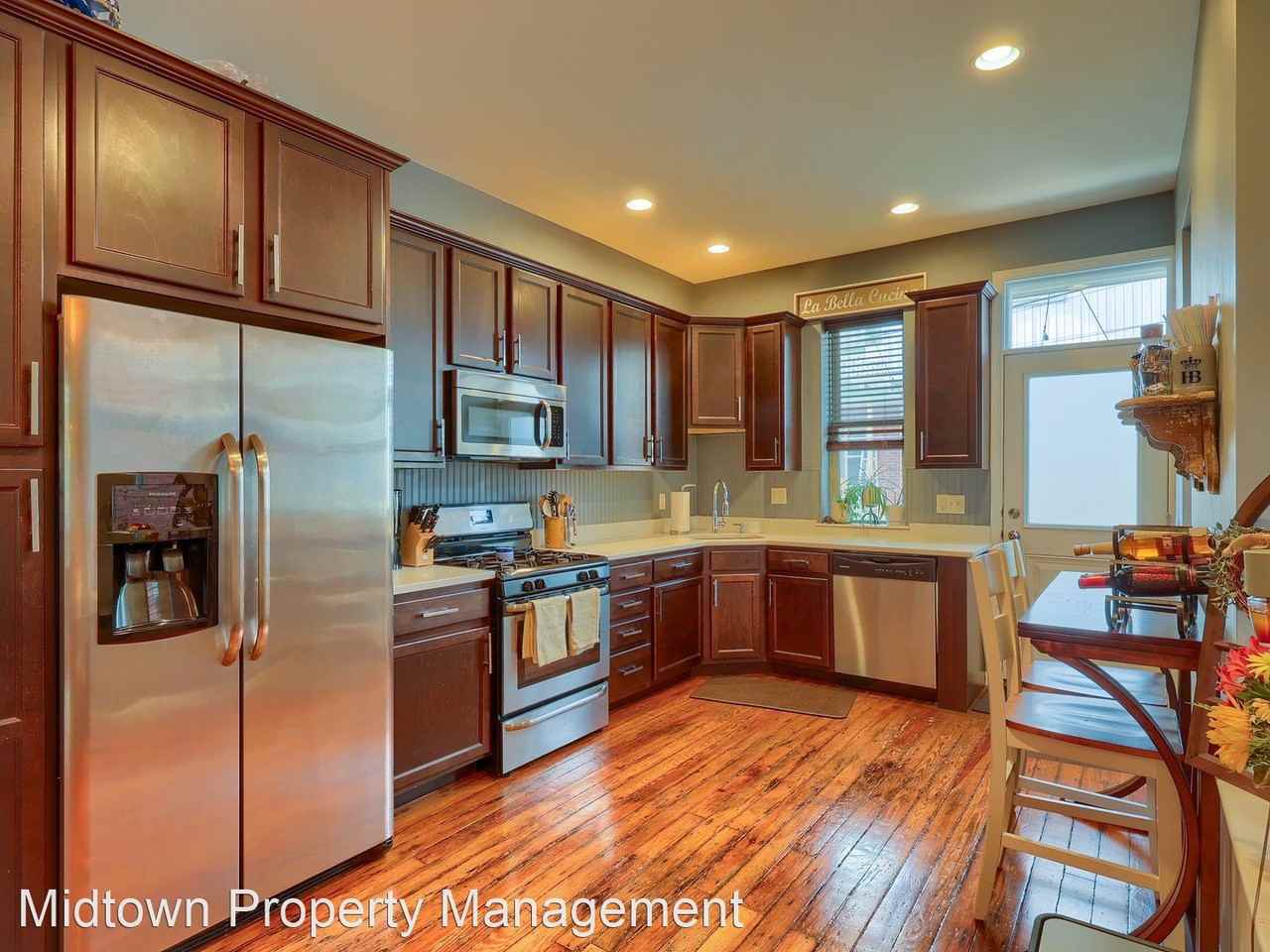 1910 Penn St - Photo 2 of 46