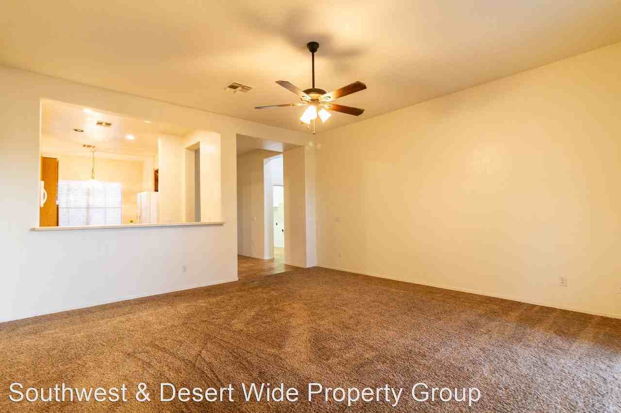 5437 W Hartford Ave - Photo 3 of 17