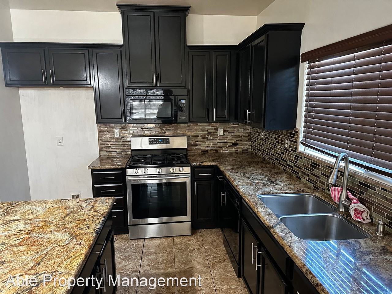 2209 Mcgwire Ct - Photo 2 of 40