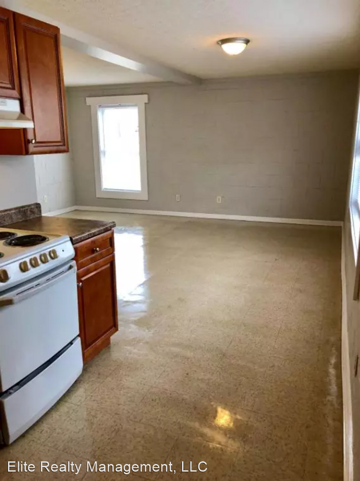 927 Jackson St - Photo 3 of 7