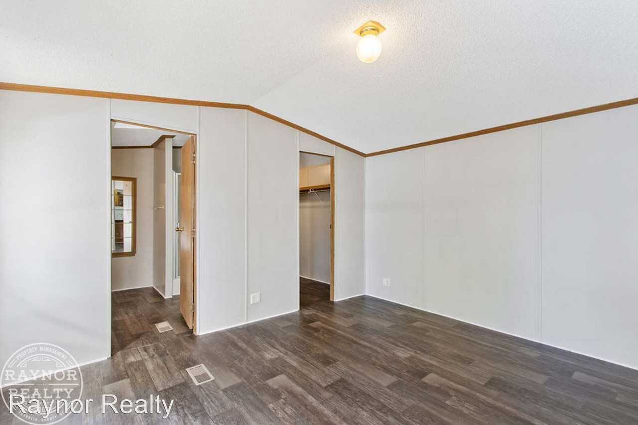 3686 Nc Highway 58 - Photo 2 of 27