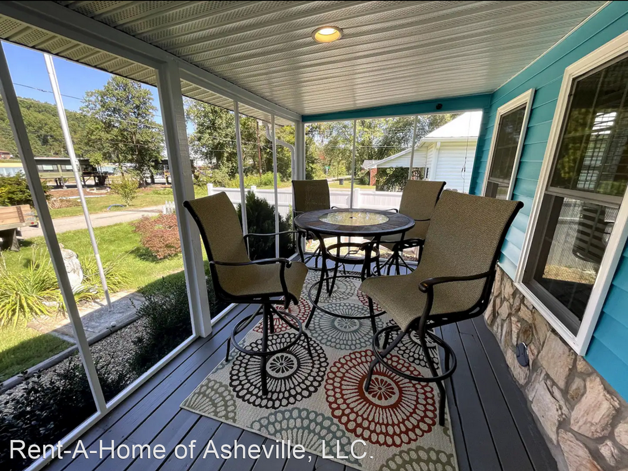 133 Westerman St - Photo 2 of 23