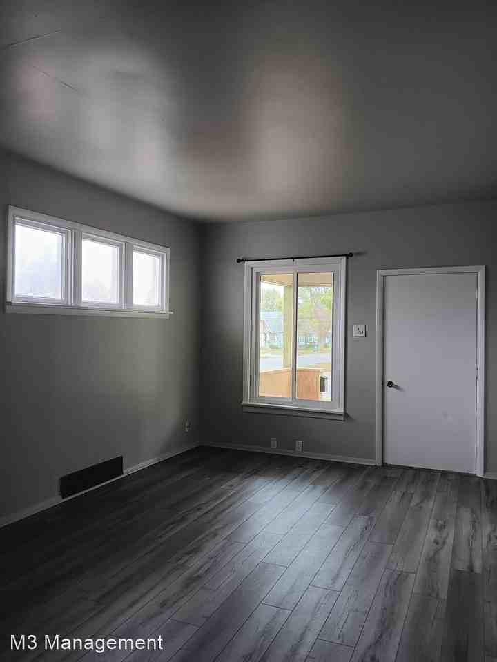 2937 Avenue A - Photo 2 of 13