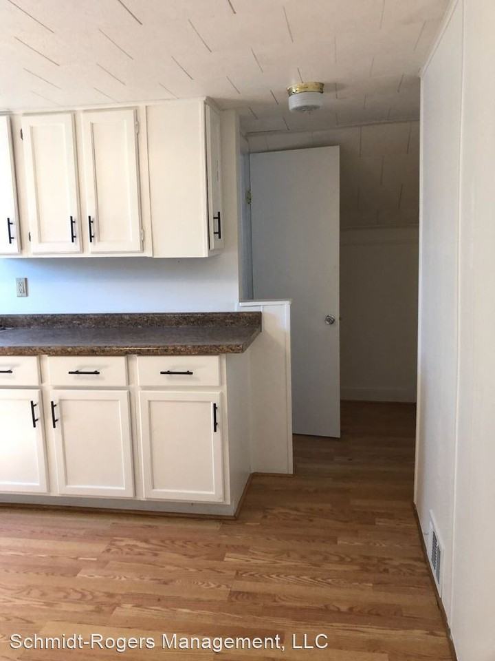 122 E River St #2 - Photo 2 of 9