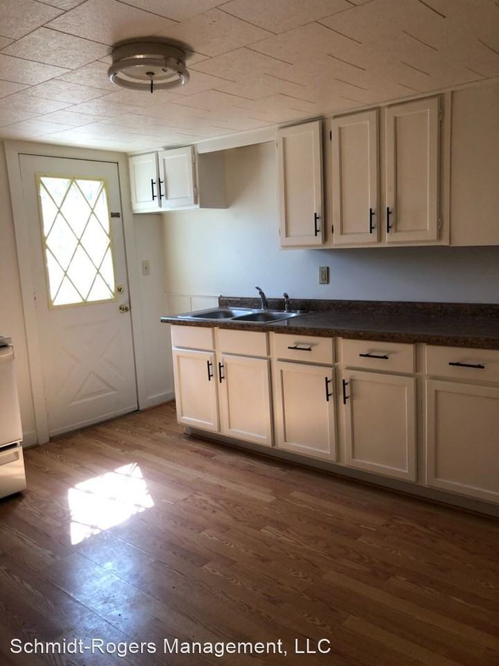 122 E River St #2 - Photo 3 of 9