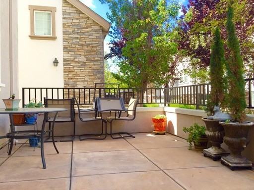 1099 Lund Terrace - Photo 2 of 18