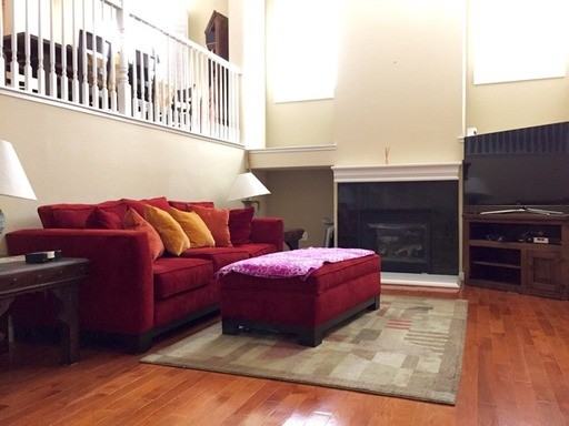 1099 Lund Terrace - Photo 3 of 18