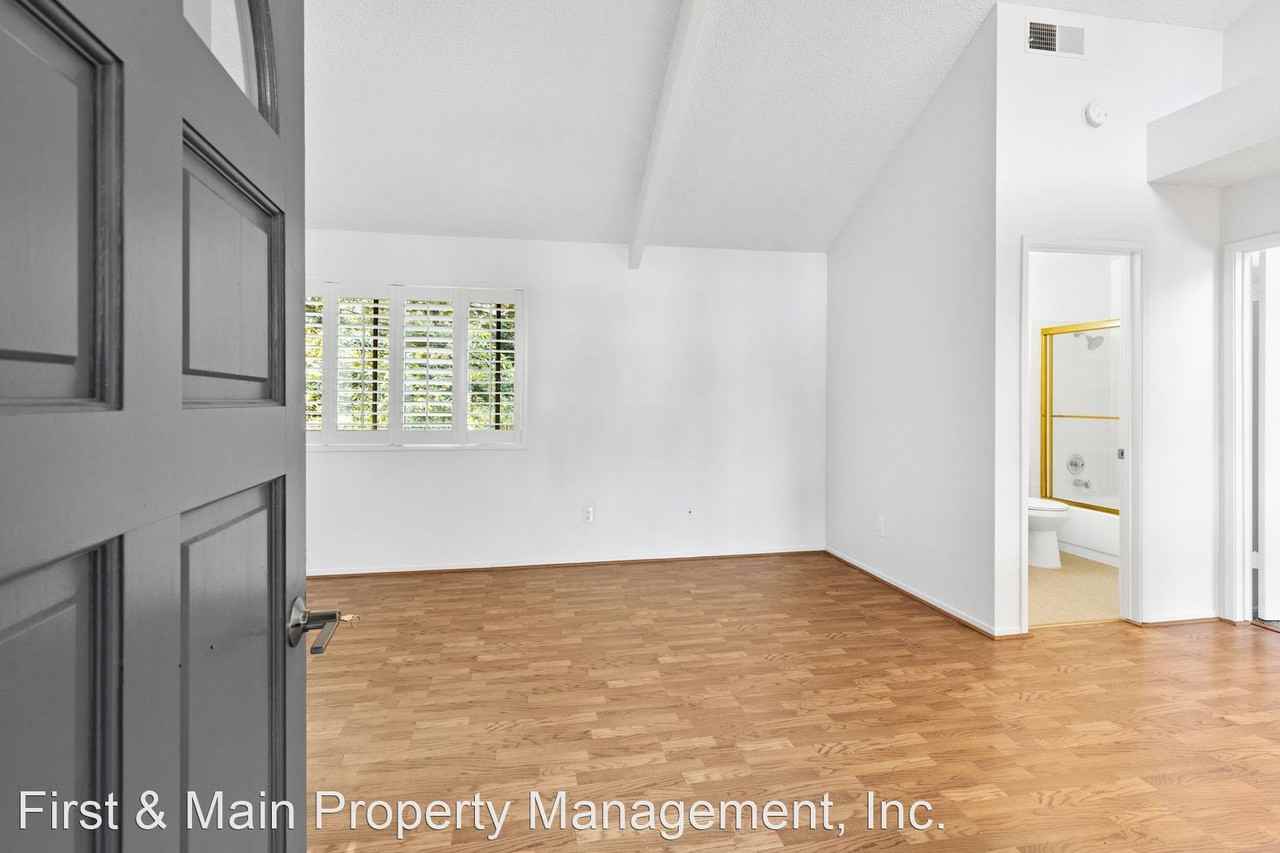 28 Village Pkwy - Photo 2 of 29