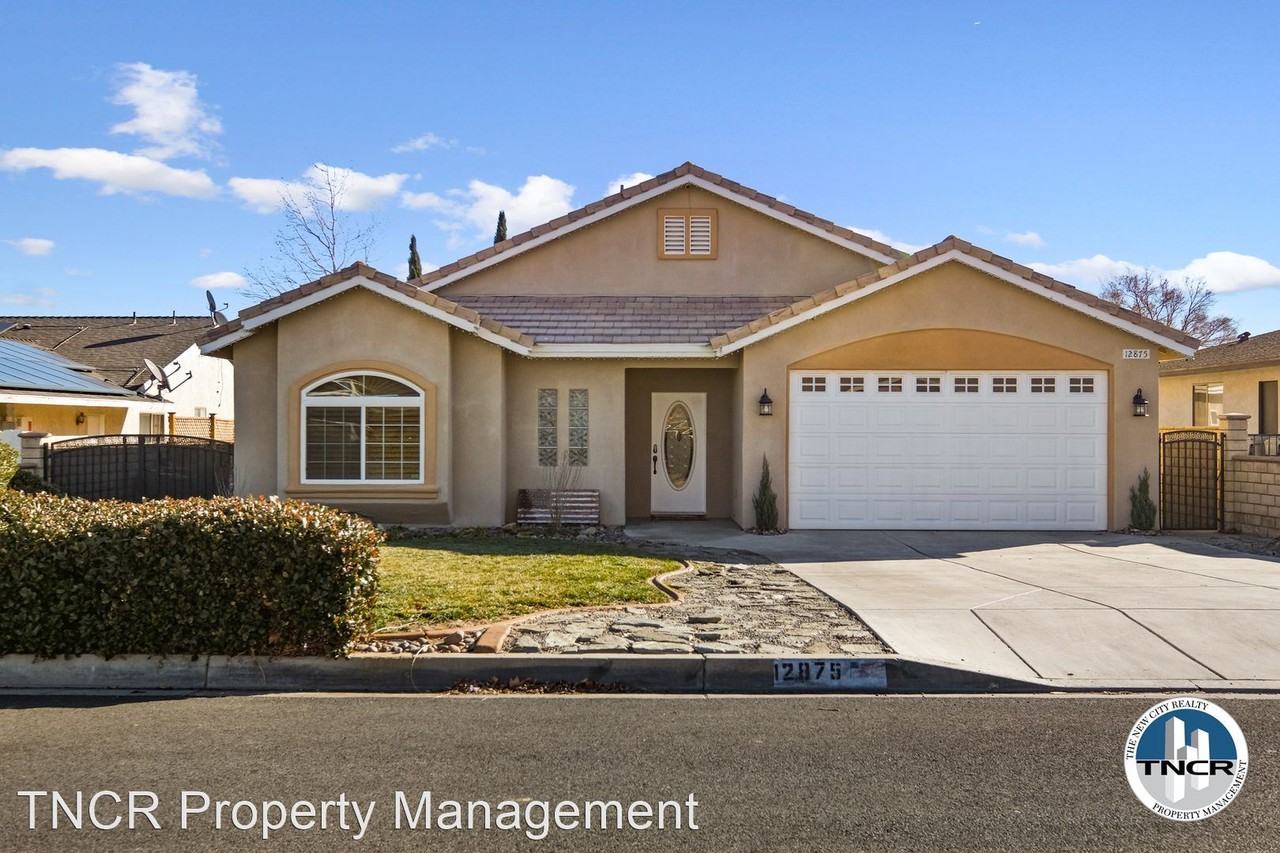 12875 Candlewick Ln - Photo 2 of 32